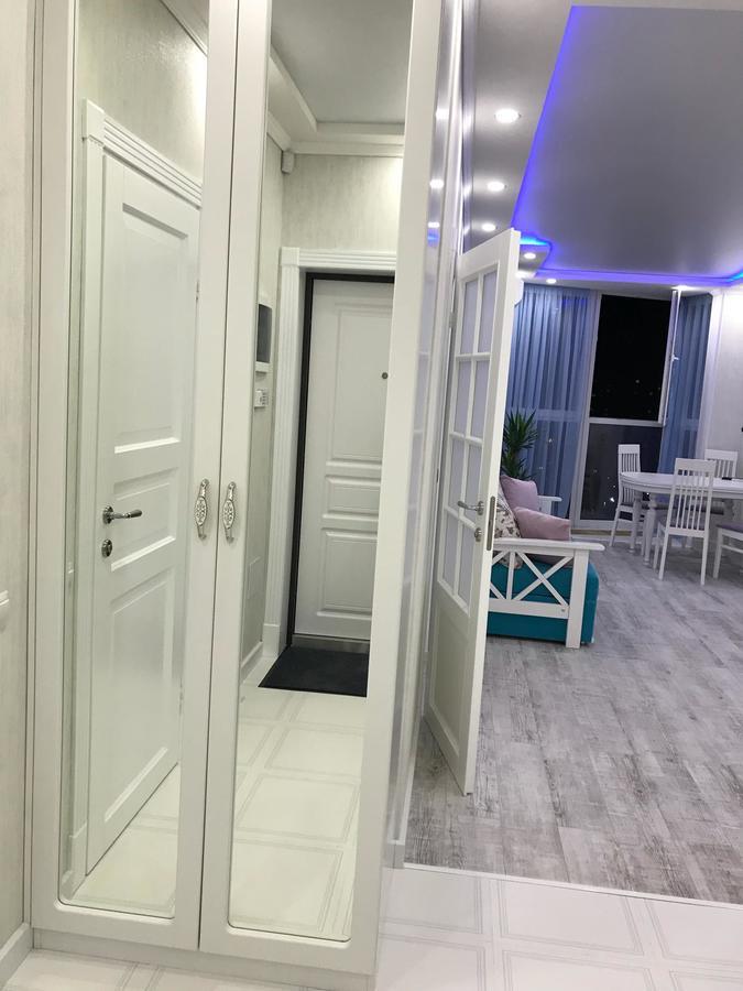 Luxe Apartment On Drahomanova Kijów Zewnętrze zdjęcie